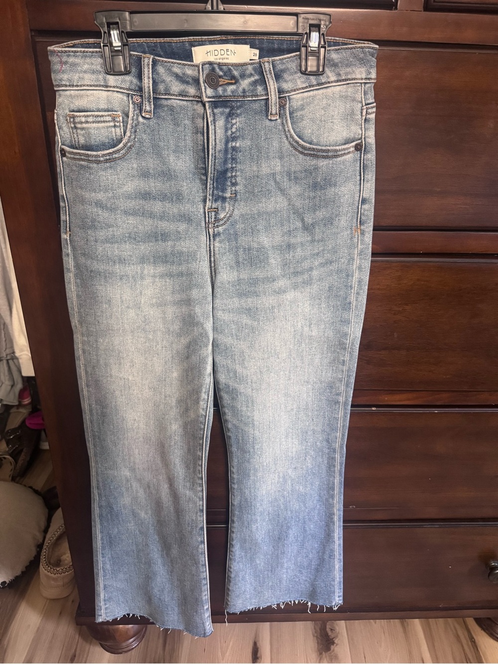 Hidden Crop Ankle Jeans in Light Blue Wash